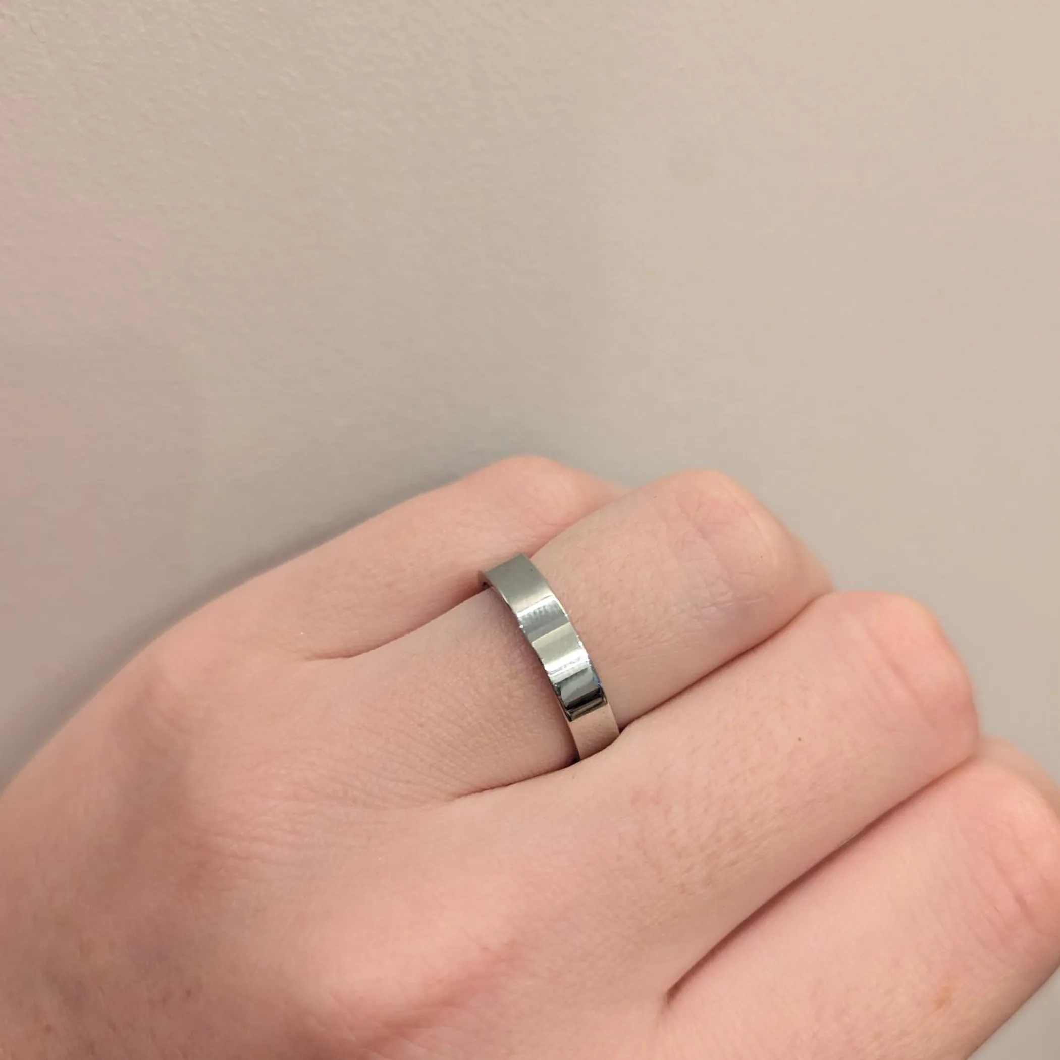 Theo Fennell Jewellery | Rings*Ladies 4mm Platinum Band